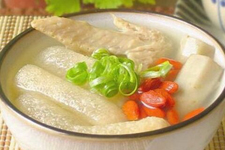 <a href=/shicai/shucai/ZhuSunZhuSun/index.html target=_blank><u>竹荪</u></a>炖鸡