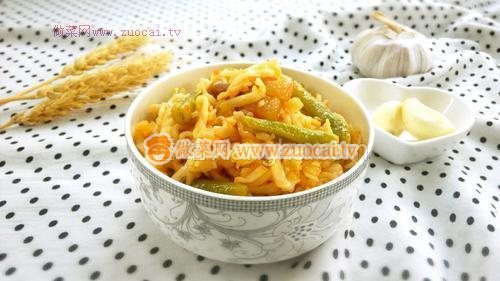 山西面食<a href=/shicai/shucai/DouJiao/index.html target=_blank><u>豆角</u></a>焖面的做法