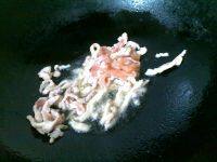 肉丝<a href=/shicai/mimian/DouGan/index.html target=_blank><u>豆干</u></a>炒韭苔的做法步骤5