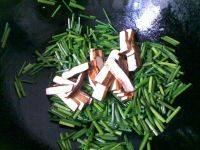 肉丝<a href=/shicai/mimian/DouGan/index.html target=_blank><u>豆干</u></a>炒韭苔的做法步骤7