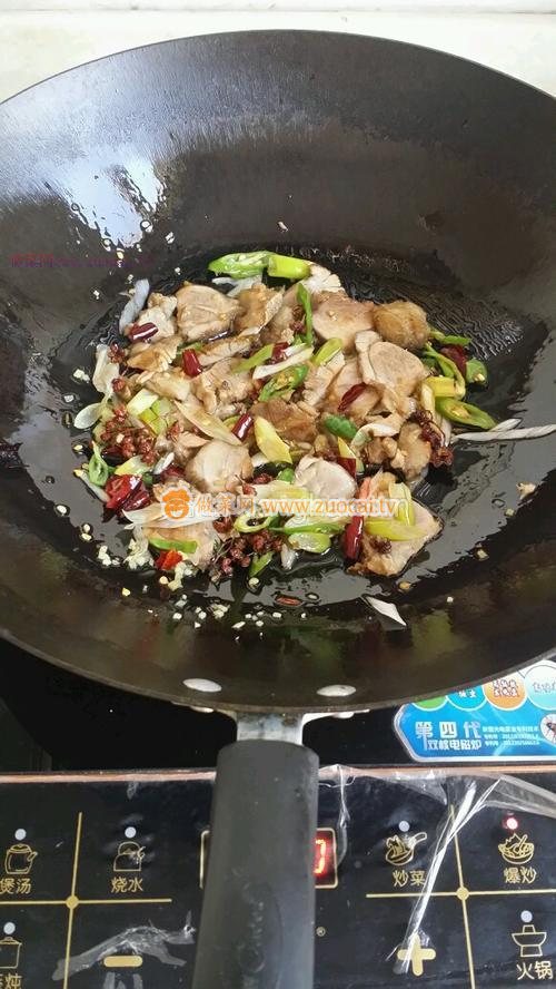 莲菜炒肉的做法