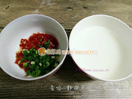 <a href=/shicai/rouqin/JiDan/index.html target=_blank><u>鸡蛋</u></a>饺的做法