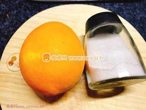盐蒸<a href=/shicai/guopin/ChengZiChengZi/index.html target=_blank><u>橙子</u></a>的做法