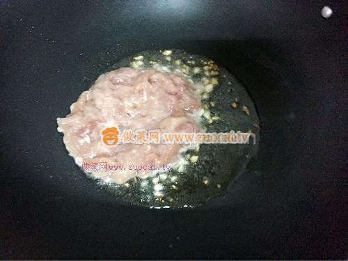 <a href=/shicai/shucai/KouMo/index.html target=_blank><u>口蘑</u></a>炒肉的做法