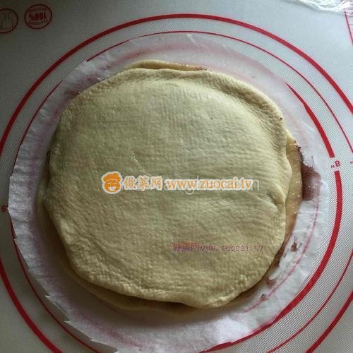 网纹夹心<a href=/shicai/mimian/MianBao/index.html target=_blank><u>面包</u></a>的做法