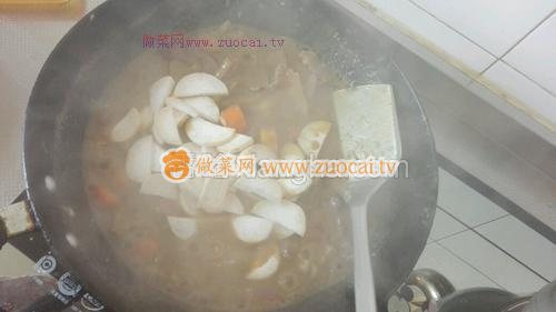 卡通兔咖喱<a href=/shicai/rouqin/NiuRou/index.html target=_blank><u>牛肉</u></a>饭的做法