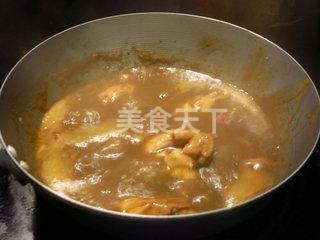红咖喱<a href=/shicai/rouqin/JiChi/index.html target=_blank><u>鸡翅</u></a>的做法步骤：4