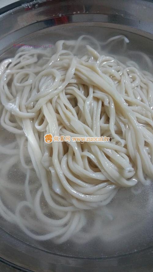 新疆托克逊拉条子拌面王的做法