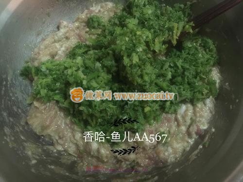 <a href=/shicai/rouqin/ZhuRou/index.html target=_blank><u>猪肉</u></a>芹菜饺子的做法