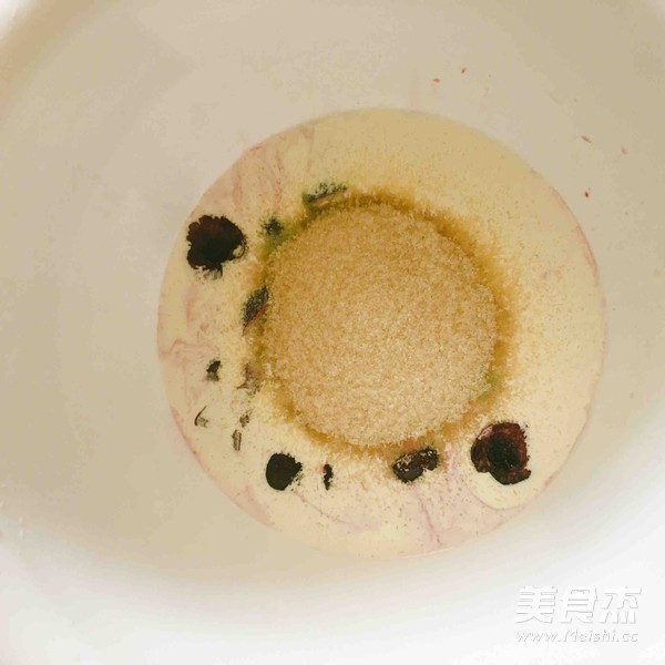 车厘子（樱<a href=/shicai/guopin/Tao/index.html target=_blank><u>桃</u></a>）冰淇淋的做法