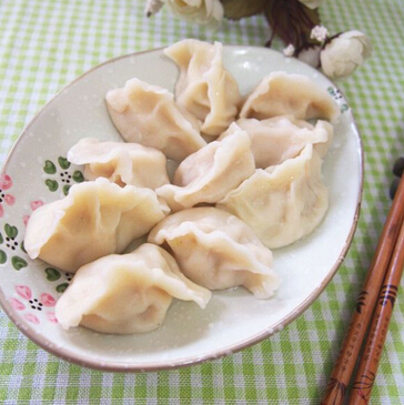 素食饺子——<a href=/shicai/shucai/HuangGua/index.html target=_blank><u>黄瓜</u></a>虾仁水饺怎么做？