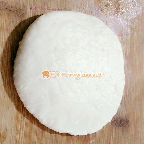 <a href=/shicai/diaoweipin/dang/index.html target=_blank><u>糖</u></a>油糕的做法