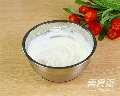 清凉冰爽<a href=/shicai/guopin/ManYueMei/index.html target=_blank><u>蔓越莓</u></a><a href=/shicai/mimian/NaiYou/index.html target=_blank><u>奶油</u></a>冰淇淋的做法