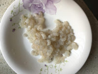 虾仁<a href=/shicai/shucai/QingCai/index.html target=_blank><u>青菜</u></a>饺子的做法步骤3