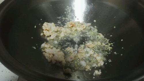 虾泥<a href=/shicai/mimian/DouFu/index.html target=_blank><u>豆腐</u></a>的做法