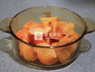 怀旧美食致童年---<a href=/shicai/diaoweipin/dang/index.html target=_blank><u>糖</u></a>水<a href=/shicai/guopin/HuangTao/index.html target=_blank><u>黄<a href=/shicai/guopin/Tao/index.html target=_blank><u>桃</u></a></u></a>的做法步骤：1