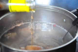 咖喱<a href=/shicai/rouqin/SanHuangJi/index.html target=_blank><u>三黄鸡</u></a>的做法步骤：3