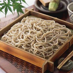 <a href=/shicai/mimian/QiaoMaiMian/index.html target=_blank><u>荞麦面</u></a>条的做法大全 <a href=/shicai/mimian/QiaoMaiMian/index.html target=_blank><u>荞麦面</u></a>条怎么吃 <a href=/shicai/mimian/QiaoMaiMian/index.html target=_blank><u>荞麦面</u></a>条的热量