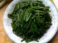 肉丝<a href=/shicai/mimian/DouGan/index.html target=_blank><u>豆干</u></a>炒韭苔的做法步骤4