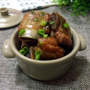 电饭锅焖排骨的做法