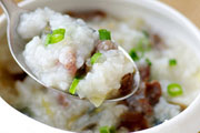 传统广式肉粥：皮蛋瘦肉粥的做法视