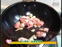 土豆焖鸡块的做法视频