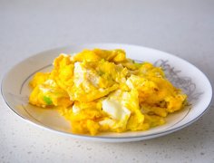香油炒鸡蛋