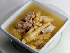 鸡脚煲汤