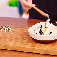 肉末<a href=/shicai/shucai/QieZi/index.html target=_blank><u>茄子</u></a>煲的做法图解2