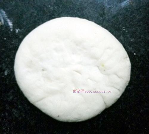 <a href=/shicai/guopin/HeTao/index.html target=_blank><u>核<a href=/shicai/guopin/Tao/index.html target=_blank><u>桃</u></a></u></a>花卷的做法