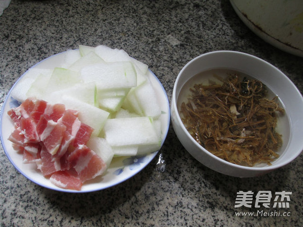 笋干菜<a href=/shicai/rouqin/XianRou/index.html target=_blank><u>咸肉</u></a>煮<a href=/shicai/shucai/DongGua/index.html target=_blank><u>冬瓜</u></a>的做法