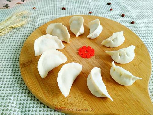 白菜<a href=/shicai/rouqin/ZhuRou/index.html target=_blank><u>猪肉</u></a>馅饺子的做法