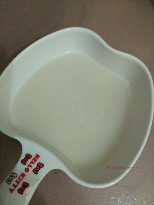 <a href=/shicai/shucai/DouJiao/index.html target=_blank><u>豆角</u></a>肉馅包子的做法