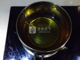 酸甜<a href=/shicai/rouqin/PaiGu/index.html target=_blank><u>排骨</u></a>的做法步骤：5