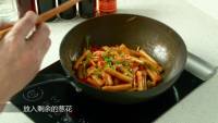 炒<a href=/shicai/mimian/NianGao/index.html target=_blank><u>年糕</u></a>的做法步骤4
