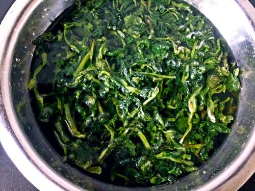 <a href=/shicai/rouqin/XiangChang/index.html target=_blank><u>香肠</u></a>菜饭的做法