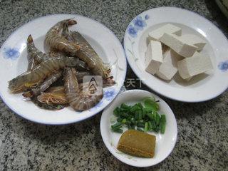 咖喱<a href=/shicai/mimian/DouFu/index.html target=_blank><u>豆腐</u></a>基围虾 的做法步骤：1