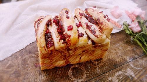 豆沙<a href=/shicai/guopin/ManYueMei/index.html target=_blank><u>蔓越莓</u></a>土司的做法
