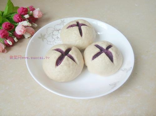 <a href=/shicai/shucai/ZiShu/index.html target=_blank><u>紫薯</u></a>开花馒头的做法