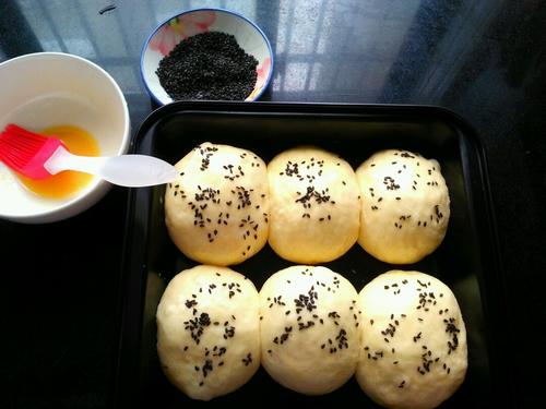 <a href=/shicai/guopin/ZhiMa/index.html target=_blank><u>芝麻</u></a>小餐包