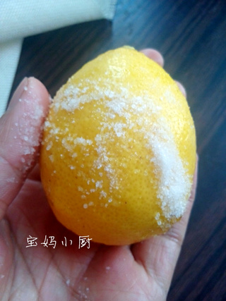 益母草<a href=/shicai/guopin/NingMeng/index.html target=_blank><u>柠檬</u></a>蜜