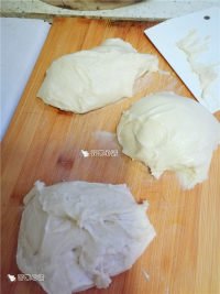 <a href=/shicai/guopin/XiGua/index.html target=_blank><u>西瓜</u></a><a href=/shicai/mimian/MianBao/index.html target=_blank><u>面包</u></a>的做法步骤1