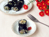 <a href=/shicai/shuichanpin/HaiTai/index.html target=_blank><u>海苔</u></a>饭卷的做法步骤12