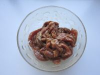 蒜苗炒<a href=/shicai/rouqin/YangRou/index.html target=_blank><u>羊肉</u></a>的做法步骤4
