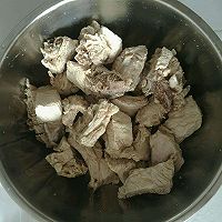 <a href=/shicai/guopin/NingMeng/index.html target=_blank><u>柠檬</u></a>蒜蓉<a href=/shicai/rouqin/PaiGu/index.html target=_blank><u>排骨</u></a>的做法图解2