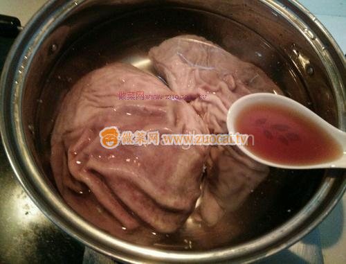 卤<a href=/shicai/rouqin/ZhuDu/index.html target=_blank><u>猪肚</u></a>的做法