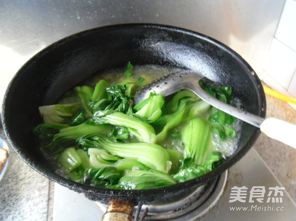 <a href=/shicai/shucai/XiangGu/index.html target=_blank><u>香菇</u></a>油菜的做法