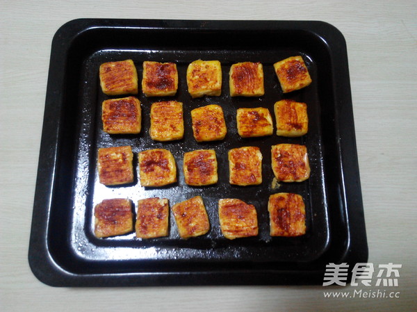 烤脆皮<a href=/shicai/mimian/DouFu/index.html target=_blank><u>豆腐</u></a>的做法