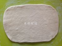 网格<a href=/shicai/mimian/MianBao/index.html target=_blank><u>面包</u></a>的做法步骤3