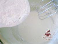 圣诞<a href=/shicai/diaoweipin/dang/index.html target=_blank><u>糖</u></a>霜饼干的做法步骤8